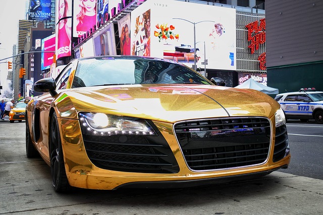 luxusní auto