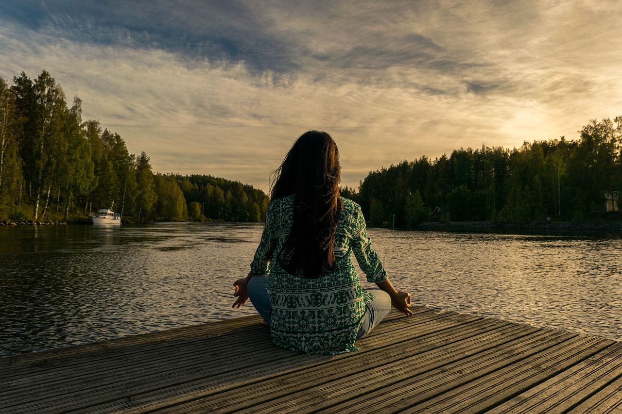 Meditujúca žena